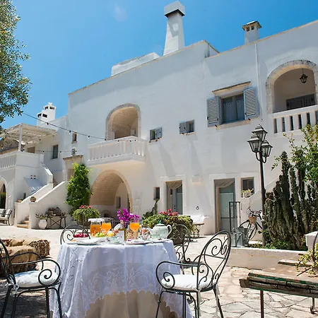 מלון Masseria Salinola 4*