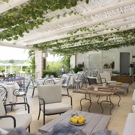 Masseria Salinola فندق أوستوني
